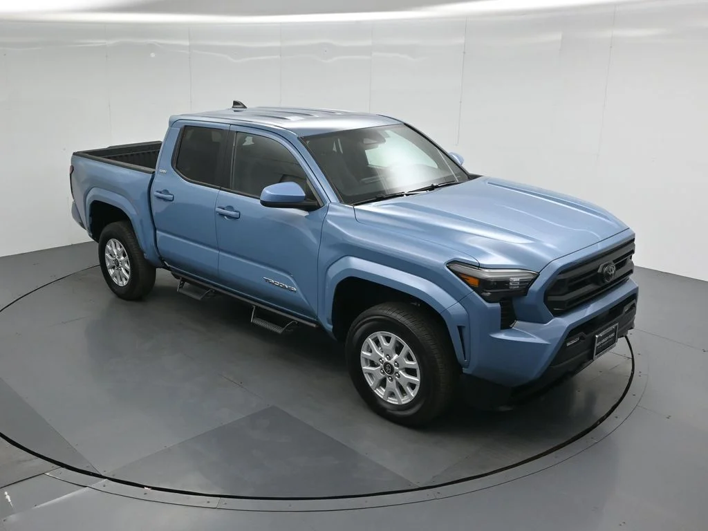 Used 2026 Blue Toyota SR5 image 34