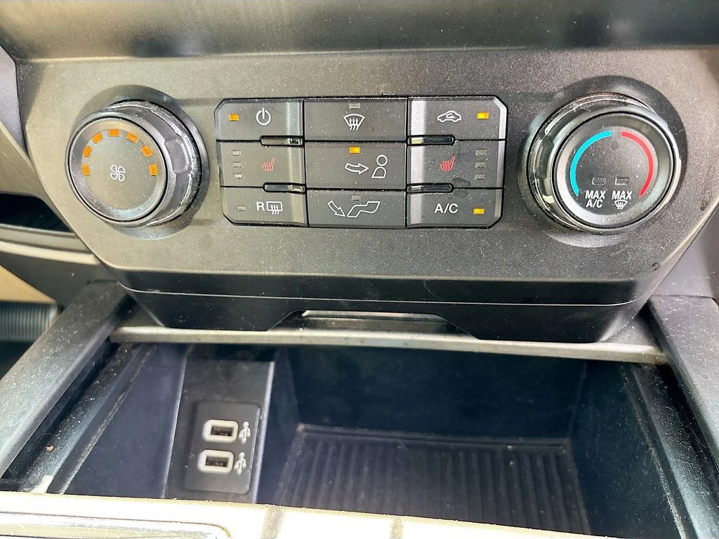 Used 2019 Silver Spruce Metallic Ford XLT image 29