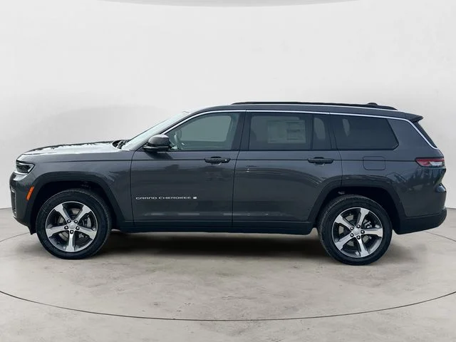 New 2026 Baltic Gray Metallic Clear-Coat Exterior Paint Jeep Limited image 2