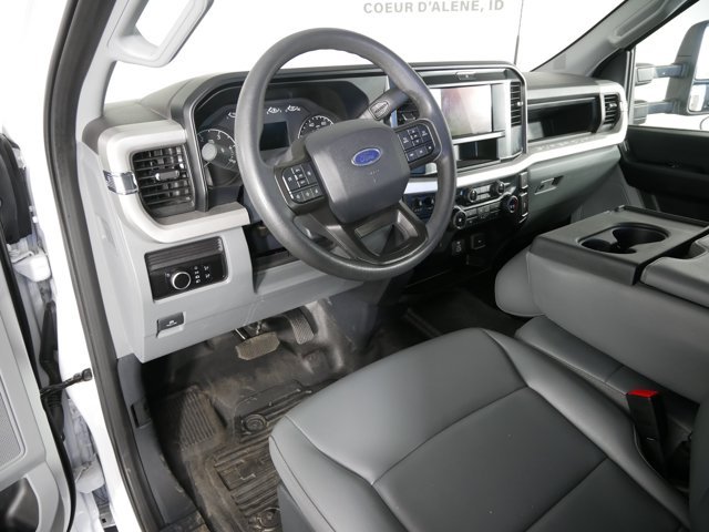 Used 2025 Oxford White Ford Crew Cab XL image 10
