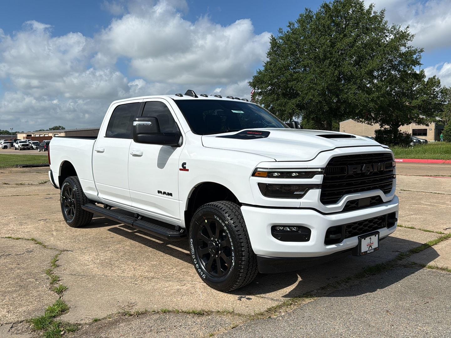 New 2026 Bright White Clear-Coat Exterior Paint RAM Laramie image 9