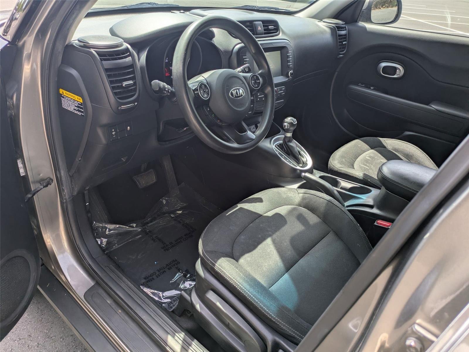 Used 2018 Titanium Gray Kia + image 18