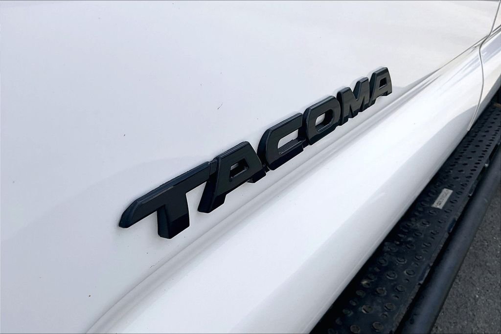 Used 2018 White Toyota TRD Off-Road image 8