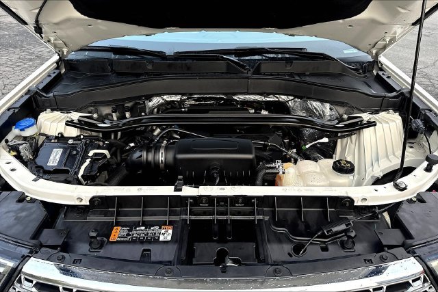 Used 2020 White Ford Limited image 31
