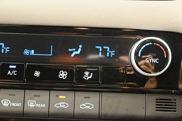Used 2025 Black Hyundai SEL Sport image 24