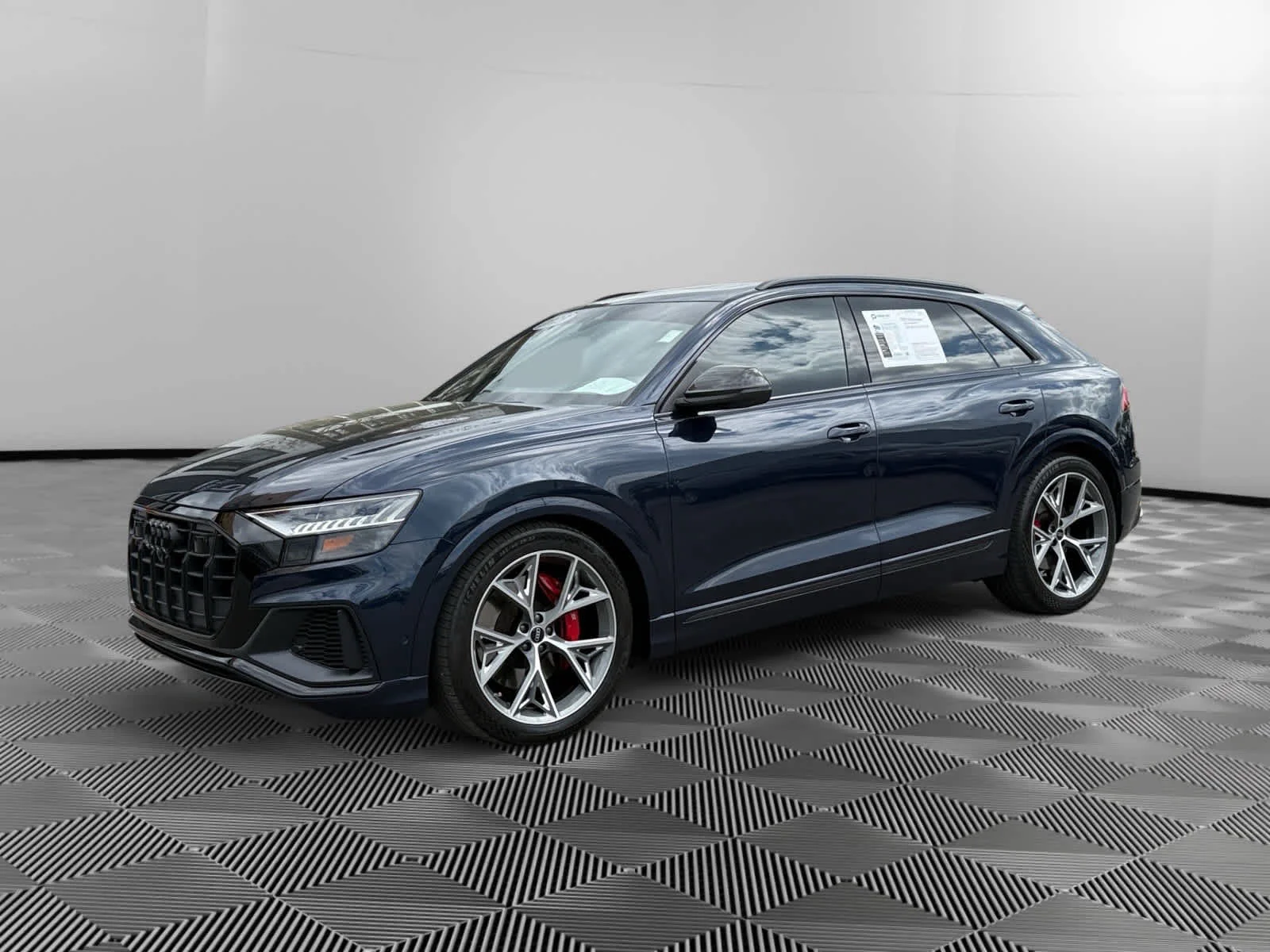 2023 Audi SQ8 Prestige's photo