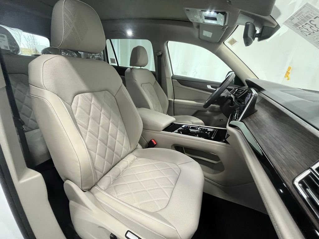 New 2026 White/off-white Volkswagen 2.0T SEL Premium R-Line image 12