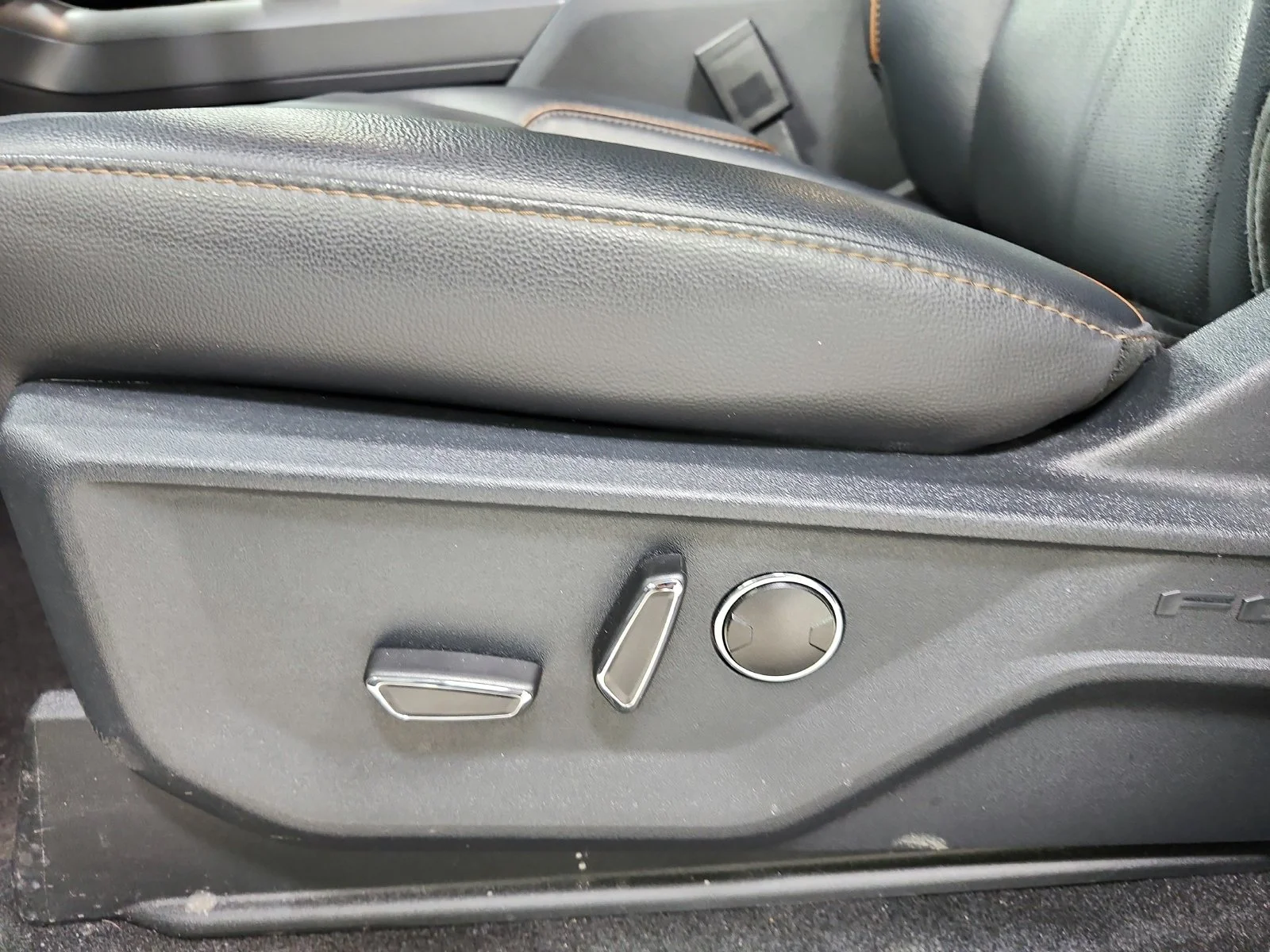 Used 2025 Blue Ford Lariat image 11