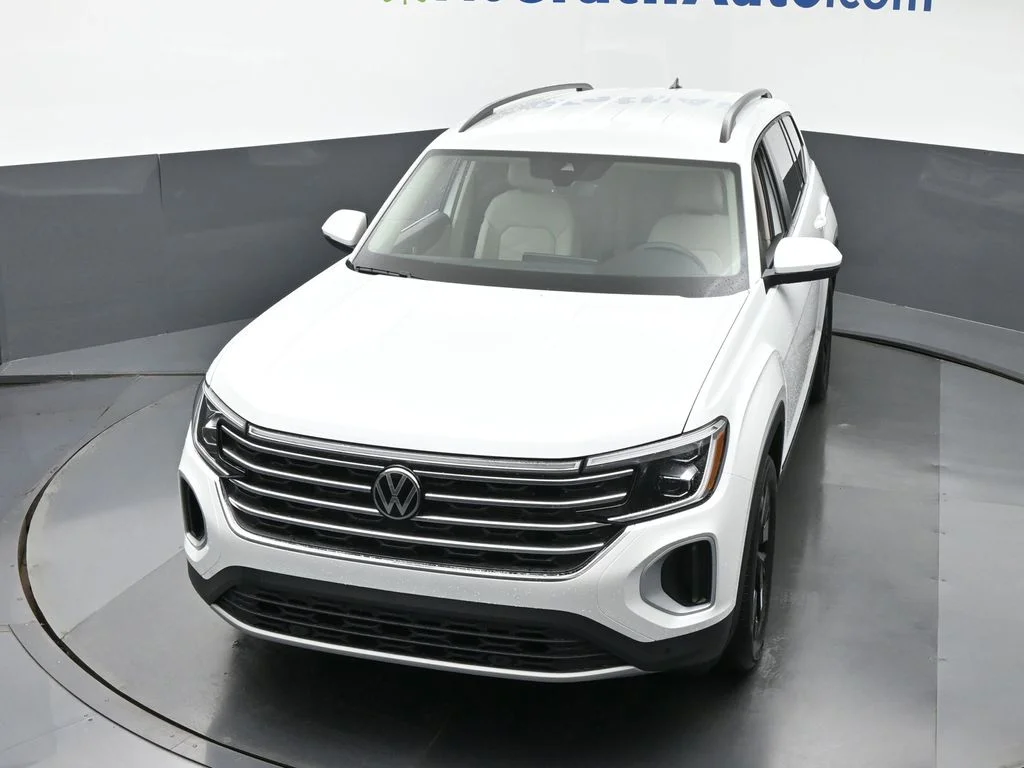 New 2026 Opal White Pearl Volkswagen 2.0T SE W/TECHNOLOGY image 31