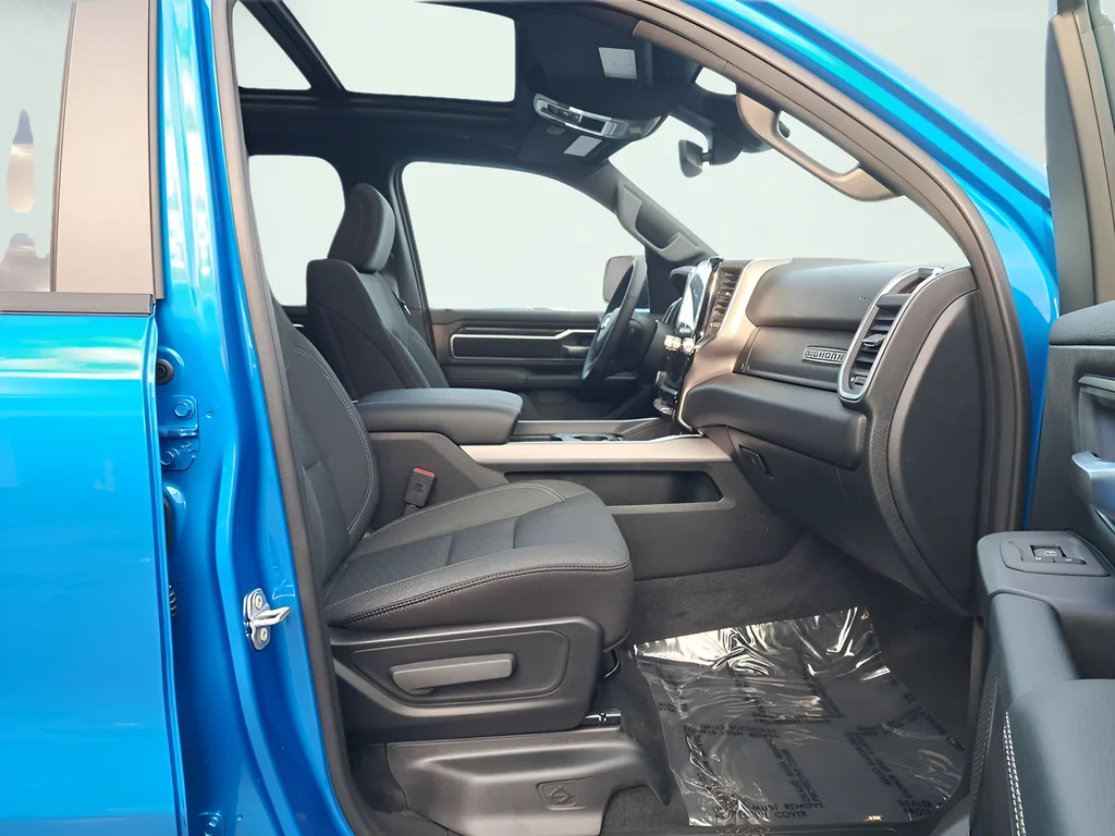 New 2026 Hydro Blue Pearl-Coat Exterior Paint RAM Big Horn/Lone Star image 16