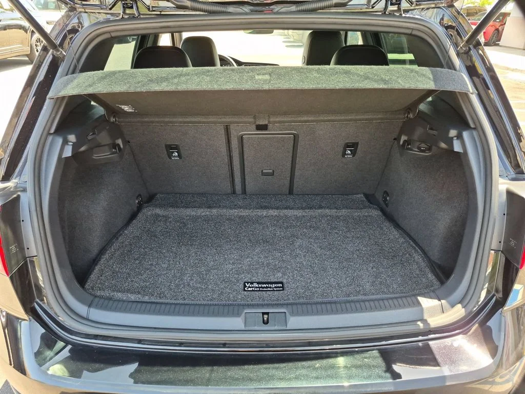 Used 2018  Volkswagen DCC & Navigation 4Motion image 26
