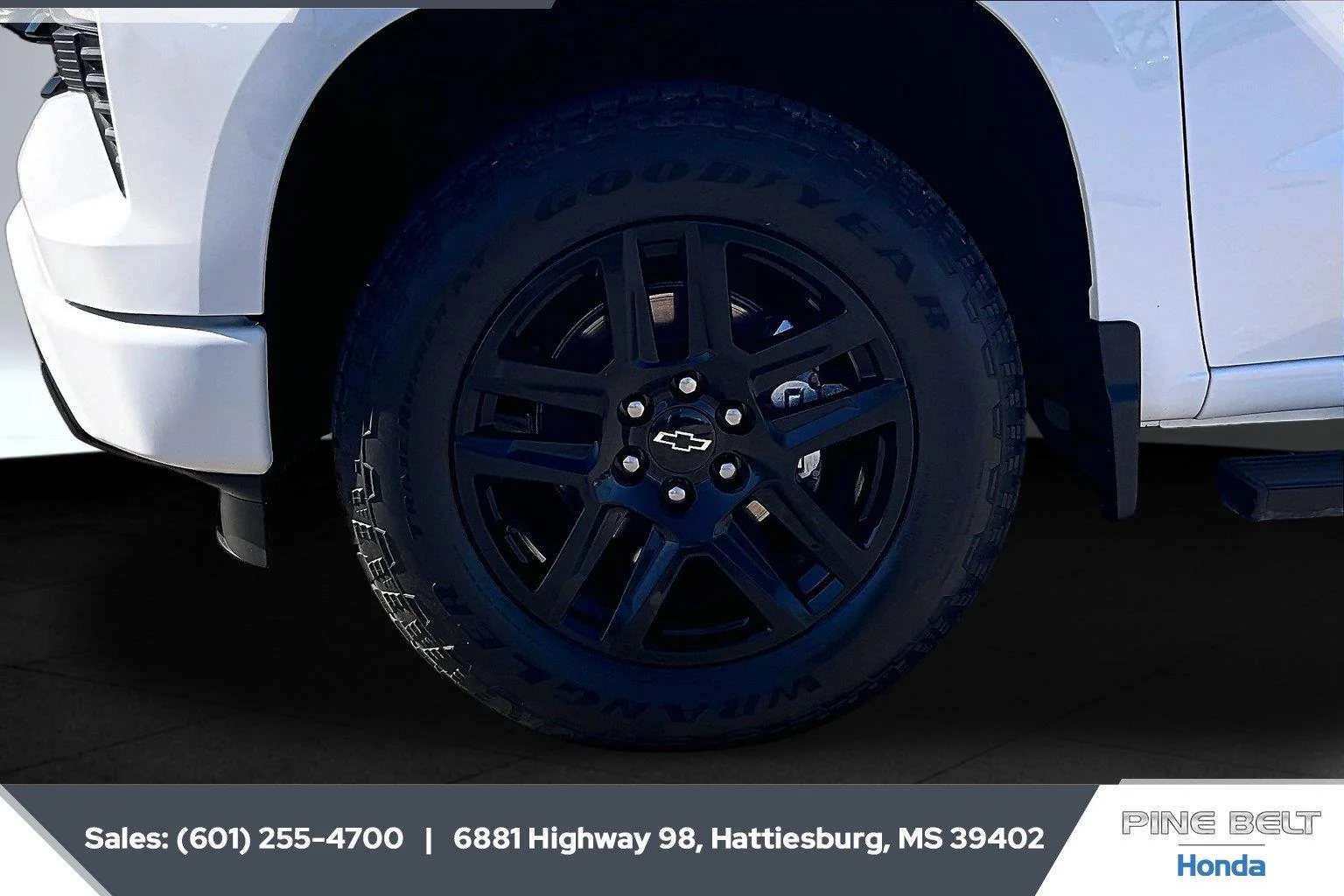 Used 2023 Summit White Chevrolet RST image 7