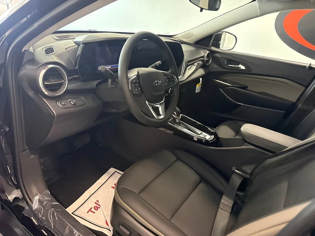 New 2026 Mosaic Black Metallic Chevrolet ACTIV image 11