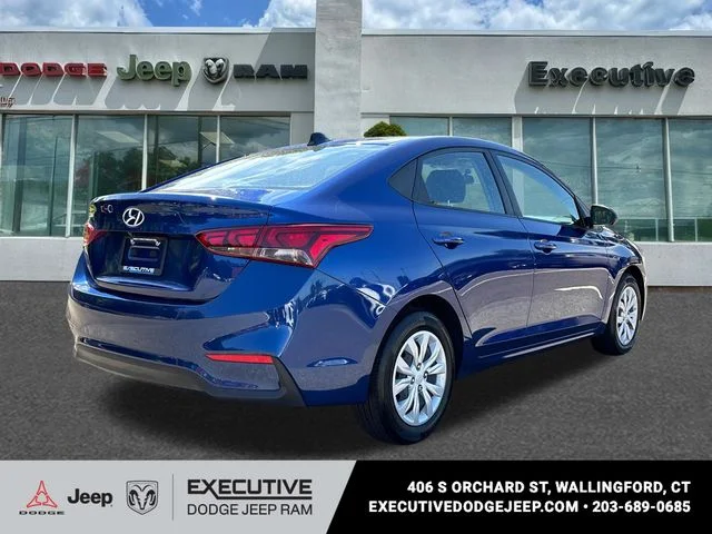 Used 2022 Blue Hyundai SE image 4
