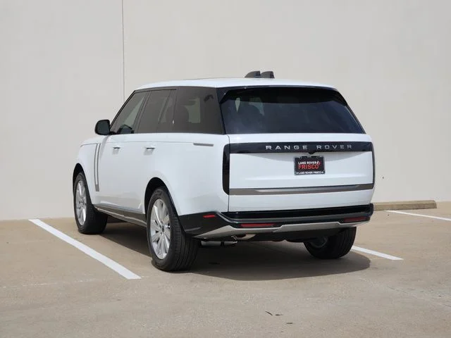 New 2026 Fuji White Land Rover SE image 3