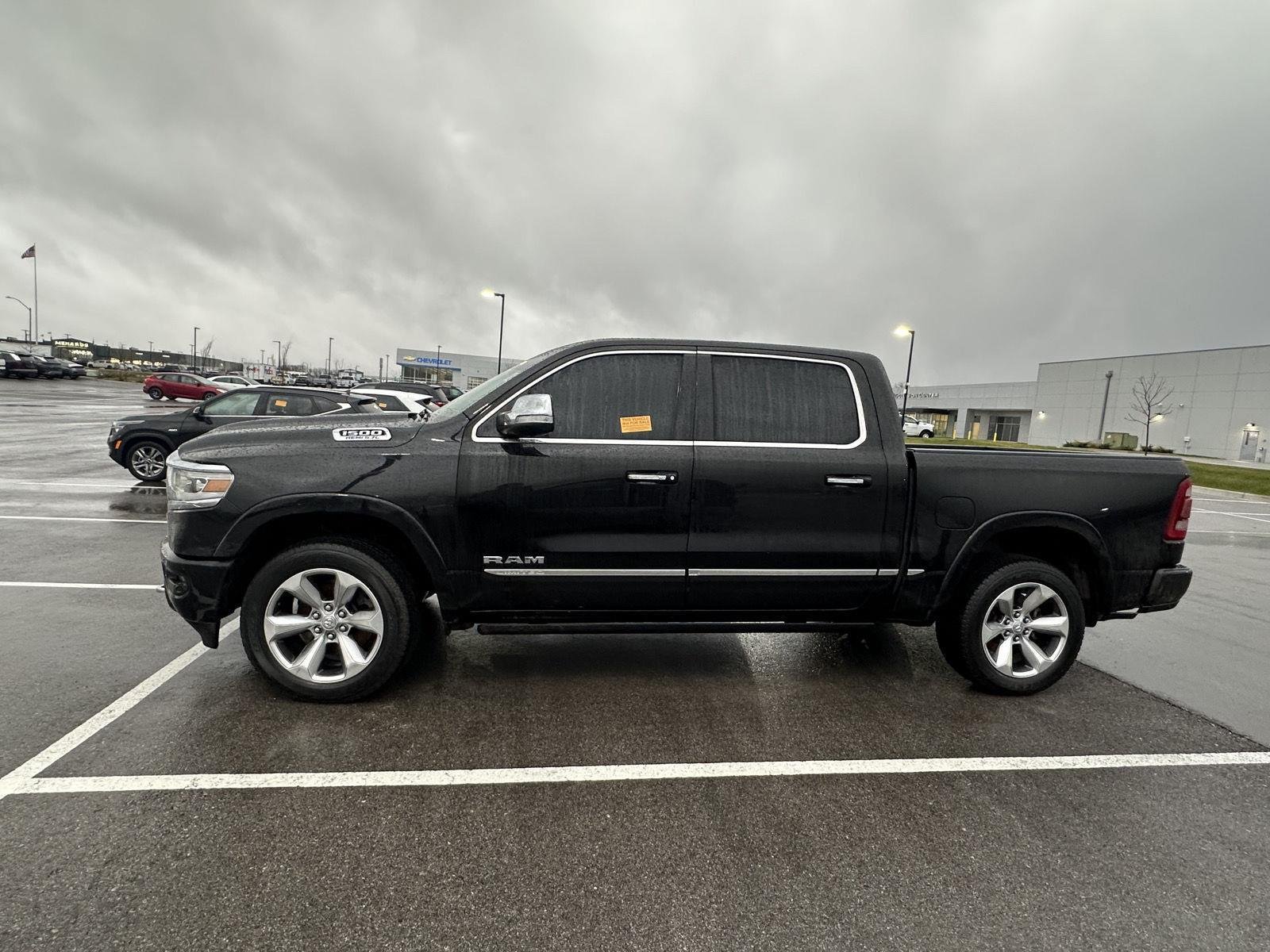 Used 2019 RAM Ram 1500 Pickup Limited with VIN 1C6SRFHT5KN512320 for sale in Kansas City