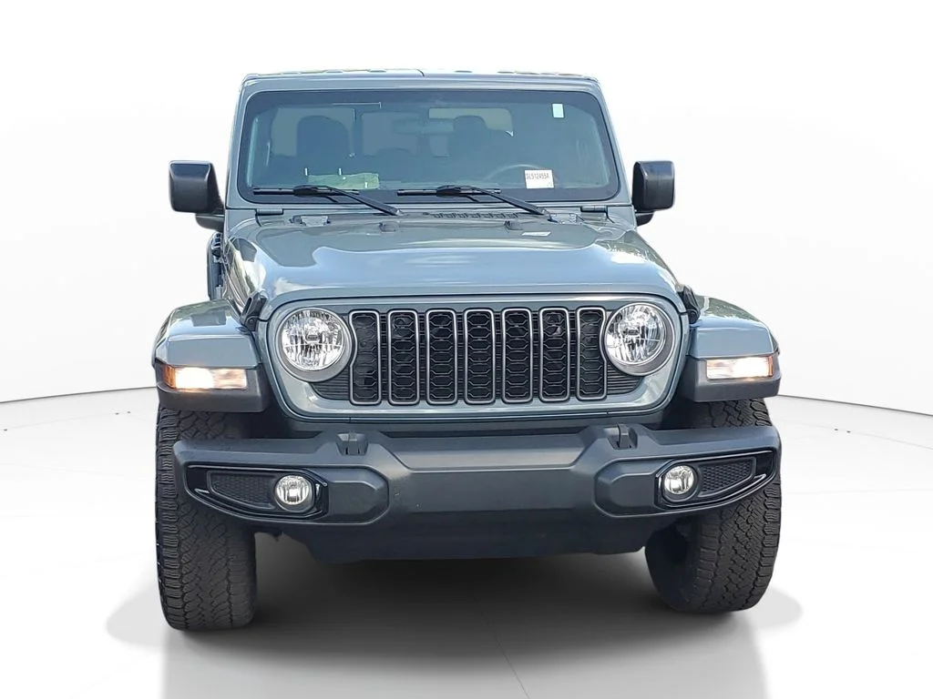 2025 Jeep Gladiator Nighthawk Auto's photo