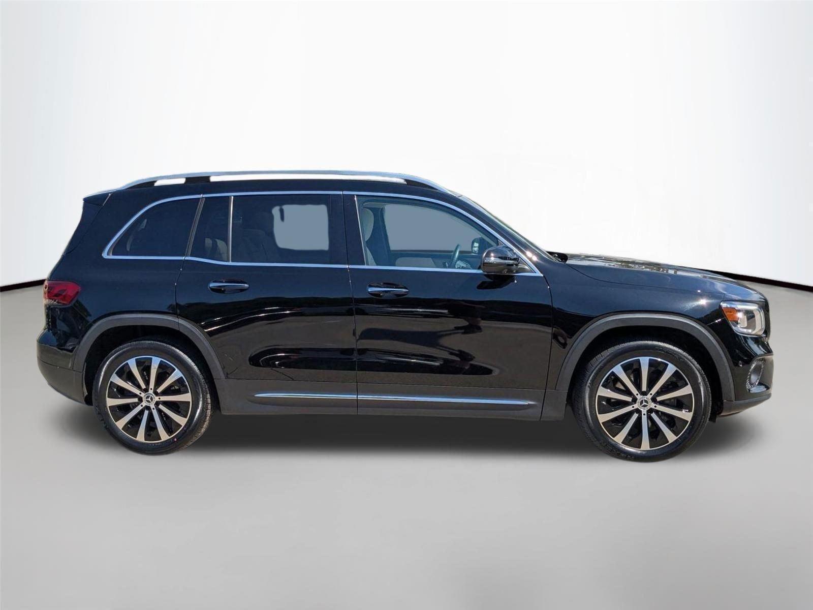 Used 2021 BLACK MERCEDES-BENZ TRUCK  image 4