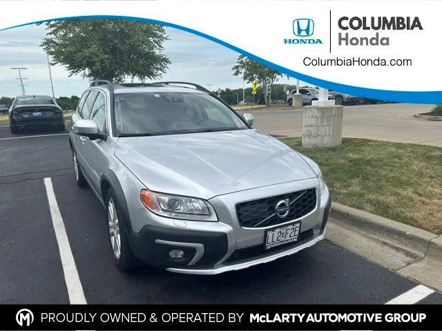 Used 2016 White Volvo T5 Platinum image 1