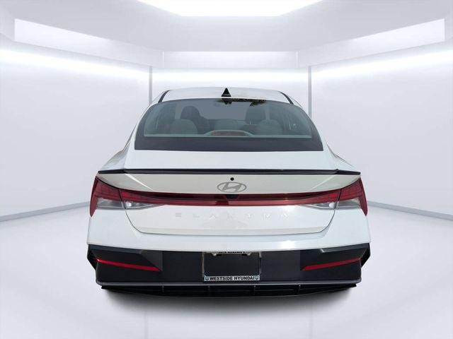 New 2026 White Hyundai SEL Sport Premium image 4