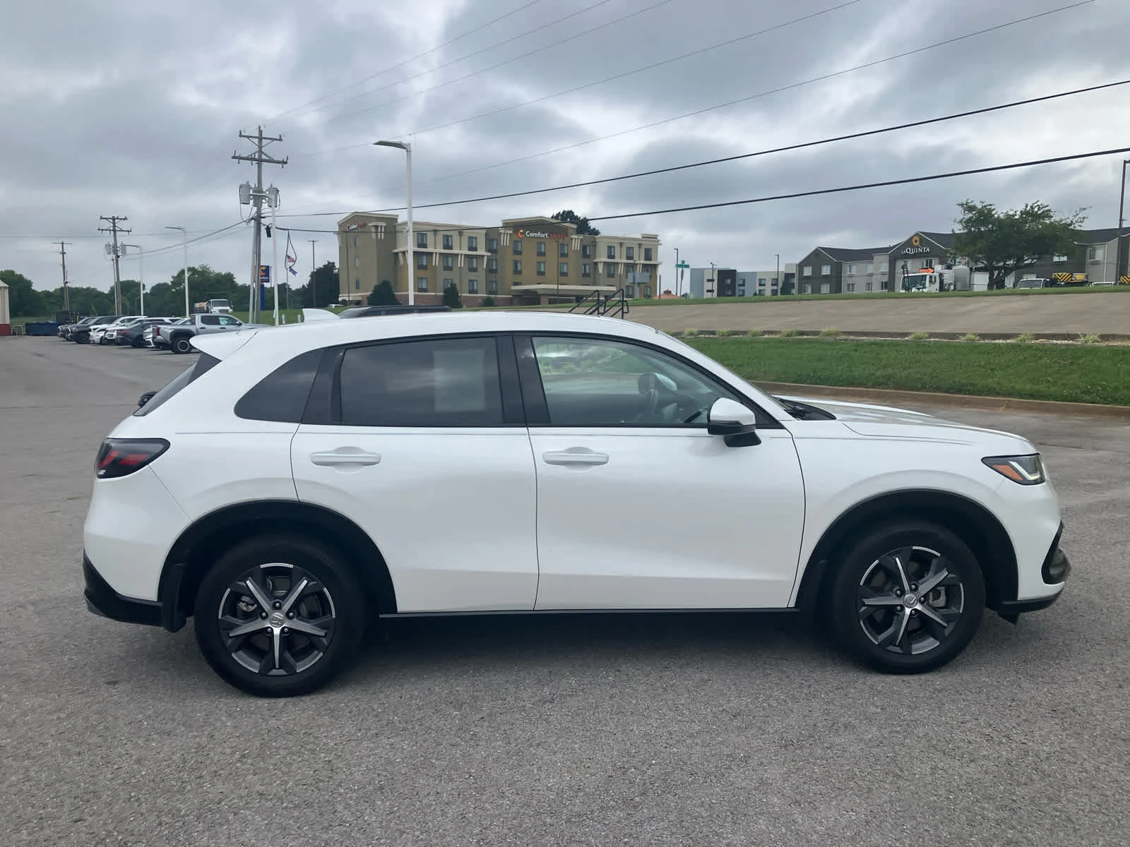Used 2024 Platinum White Pearl Honda EX-L image 8