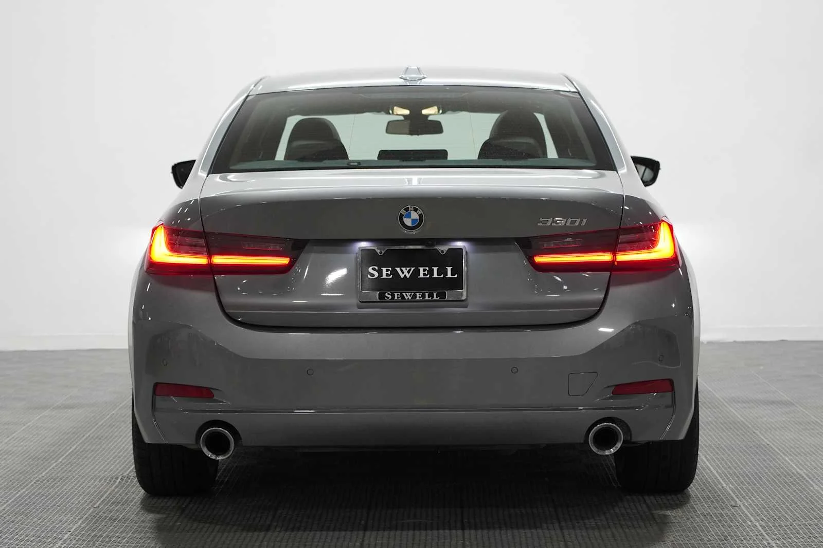 Certified Used 2024 Skyscraper Grey Metallic BMW 330i image 5