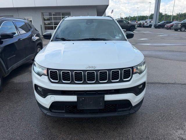 Used 2024 White Jeep Latitude image 2