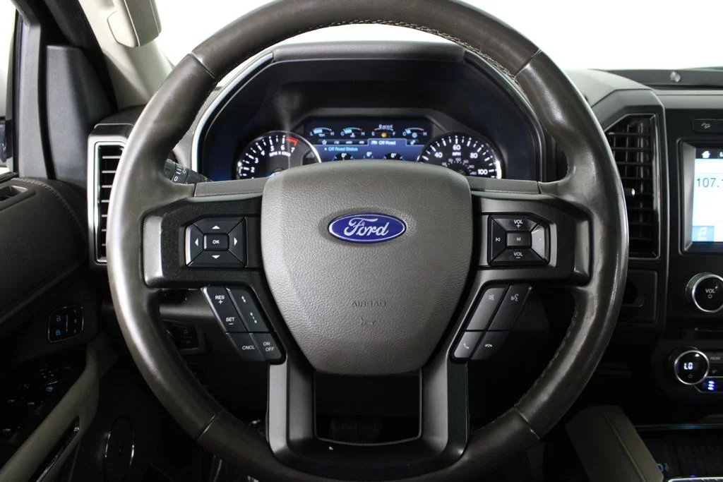 Used 2018 White Ford Limited image 27