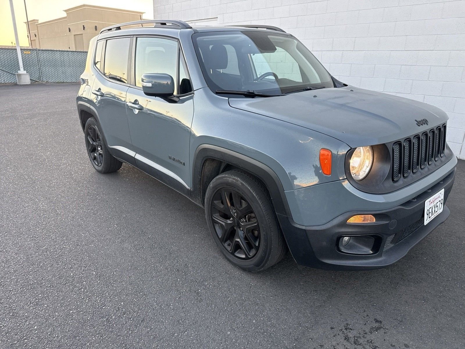 Used 2018 Gray Jeep Latitude image 4