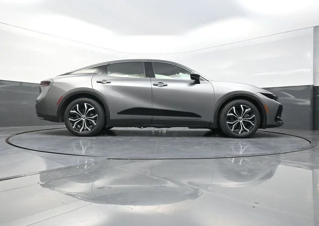 Used 2023  Toyota XLE image 37
