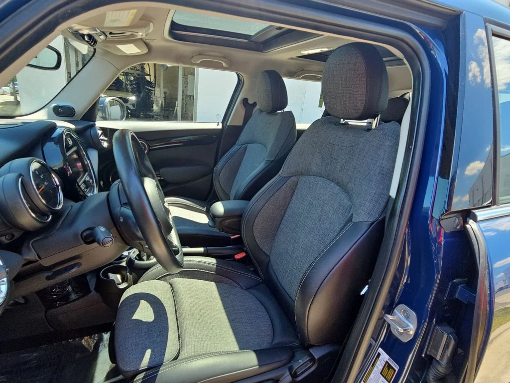 Used 2018 Blue MINI Base image 14