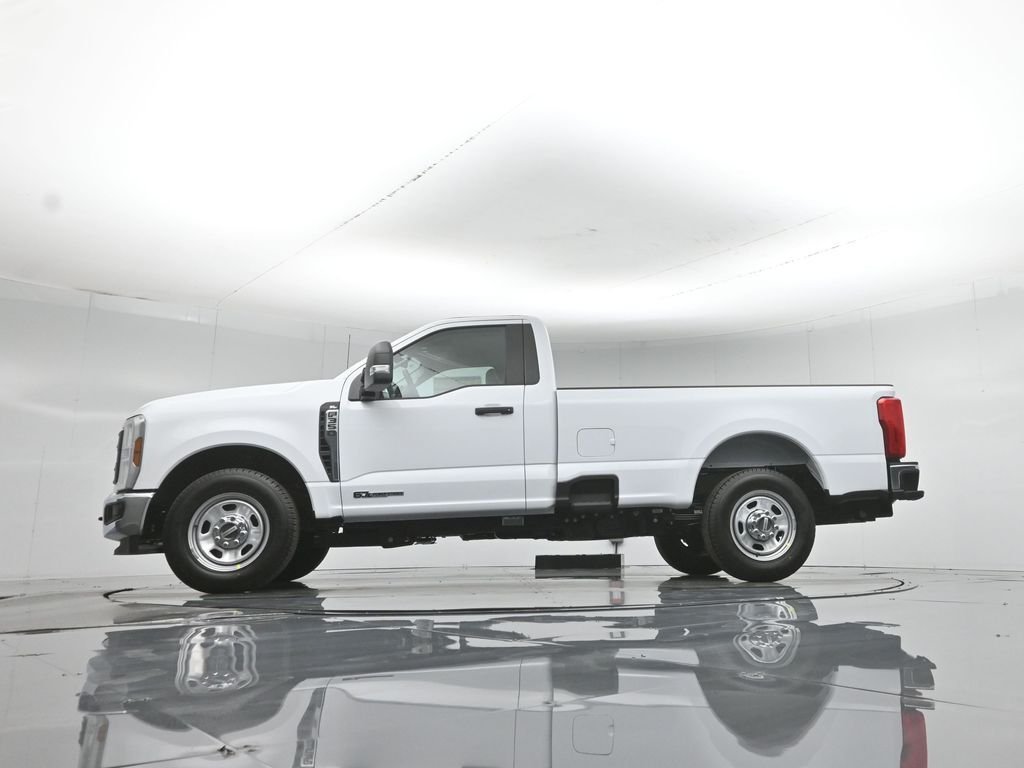 New 2026 Oxford White Ford XL image 7