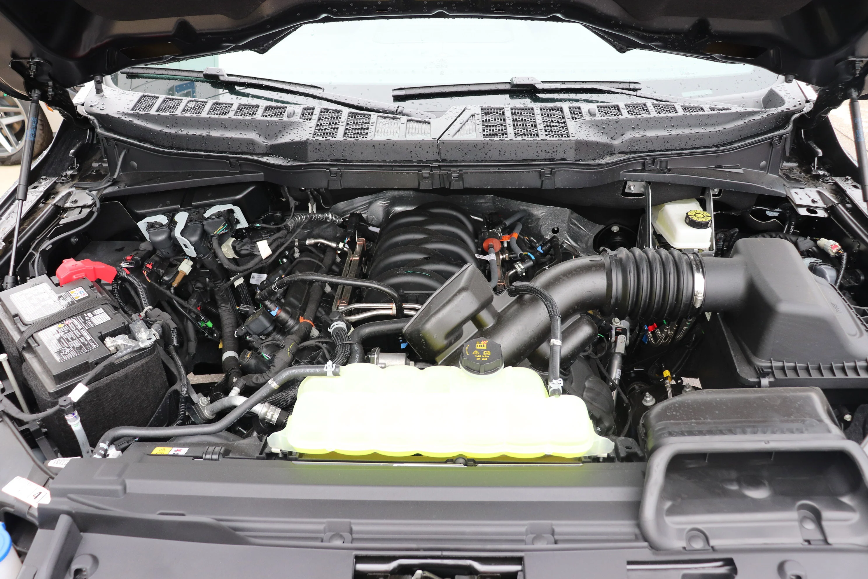 New 2026 CARBONIZED GREY METALLIC Ford XLT image 8