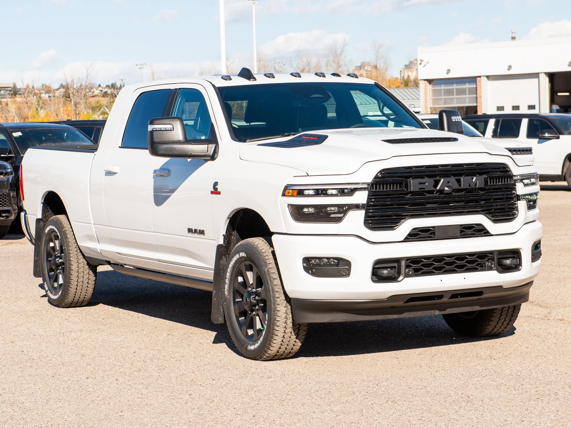 New 2027 White RAM Laramie Night* Mega Cab 4x4, Sunroof, Harman/Kardon, Pwr Running Boards image 11