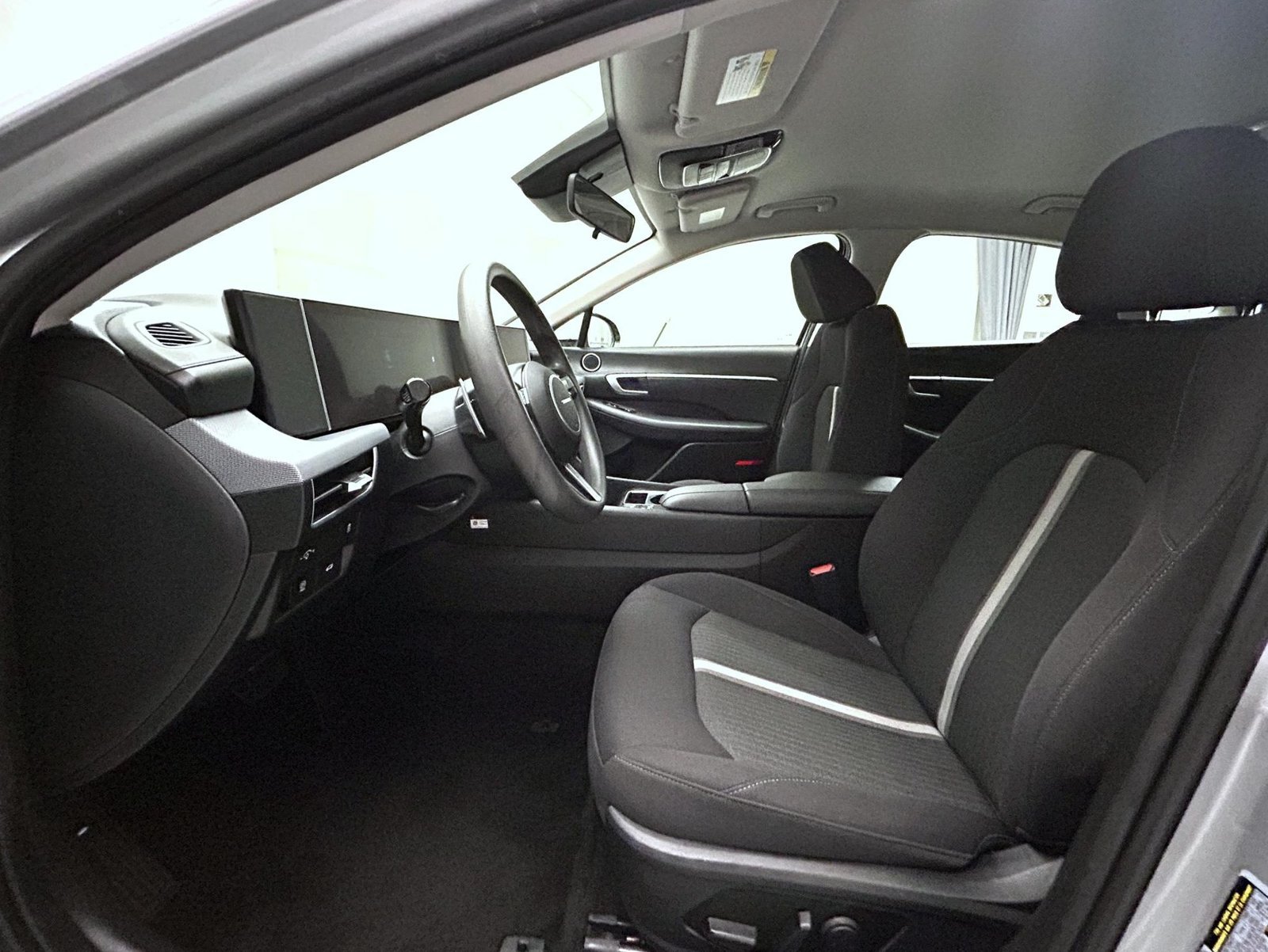 Used 2025 Silver Hyundai SEL image 10