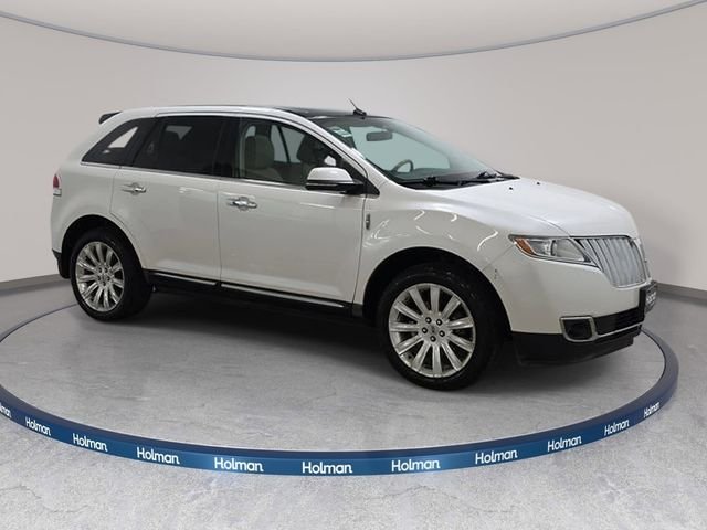 Used 2015 White Lincoln Base image 4