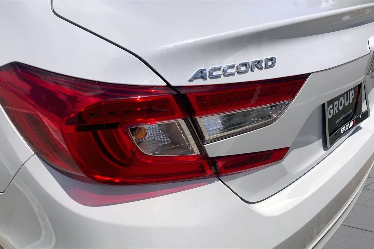 Used 2022 Platinum White Pearl Honda LX image 28