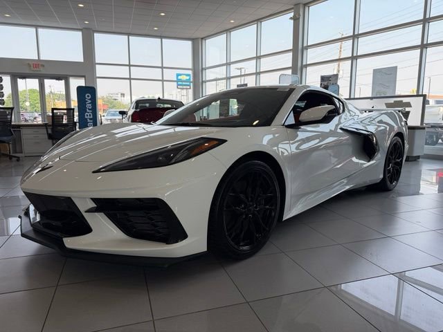 Certified Used 2025 Arctic White Chevrolet 3LT image 5