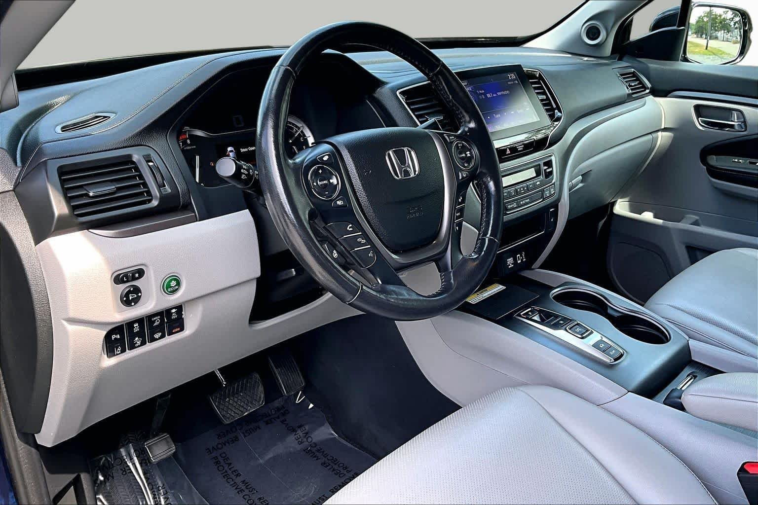 Used 2022 Obsidian Blue Pearl Honda RTL-E image 18