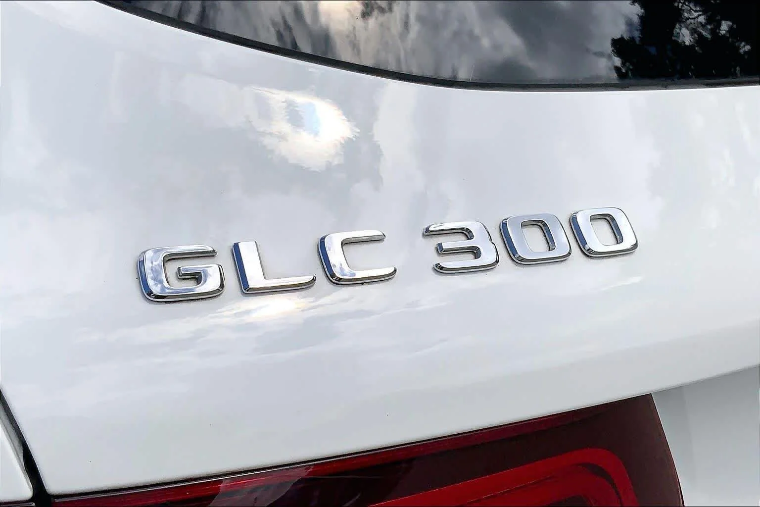 Certified Used 2022 Polar White Mercedes-Benz GLC 300 image 10