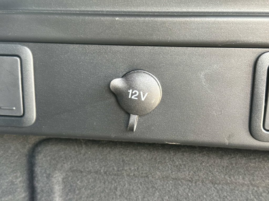 Certified Used 2026 Blue Land Rover Dynamic SE image 10