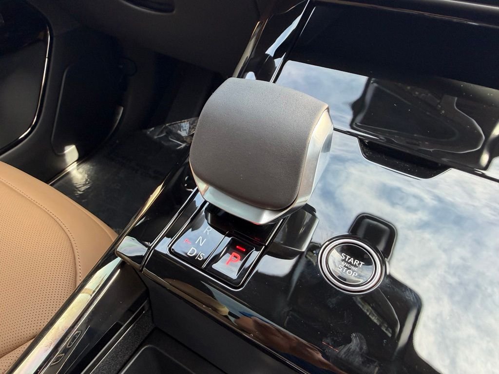 New 2027 Santorini Black Land Rover SE image 13