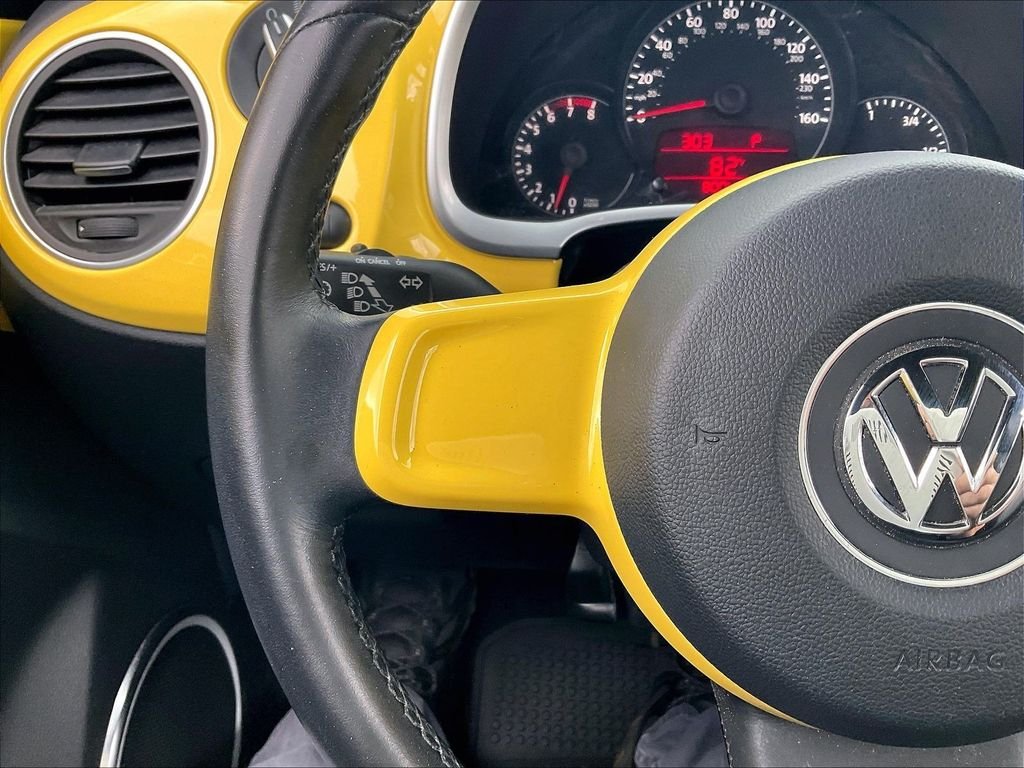 Used 2012 Saturn Yellow Volkswagen 2.5L image 20