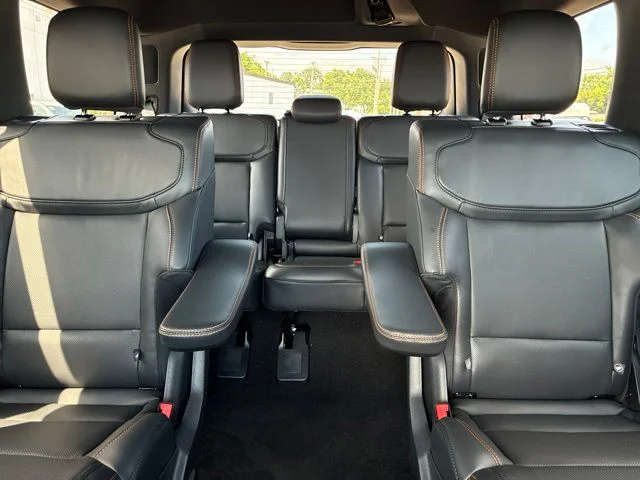 New 2026 Agate Black Metallic Ford Tremor® image 57