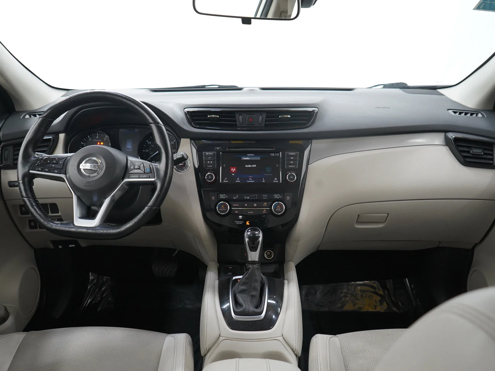 Used 2020 Pearl White Tricoat Nissan SV image 13