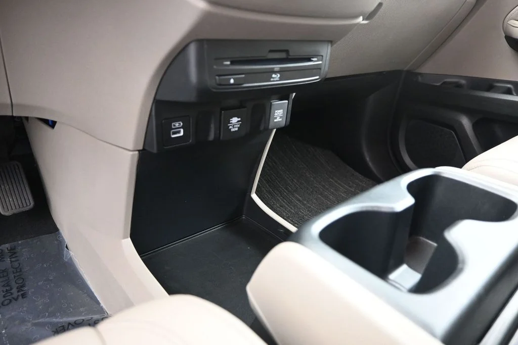 Used 2023  Honda Touring image 22