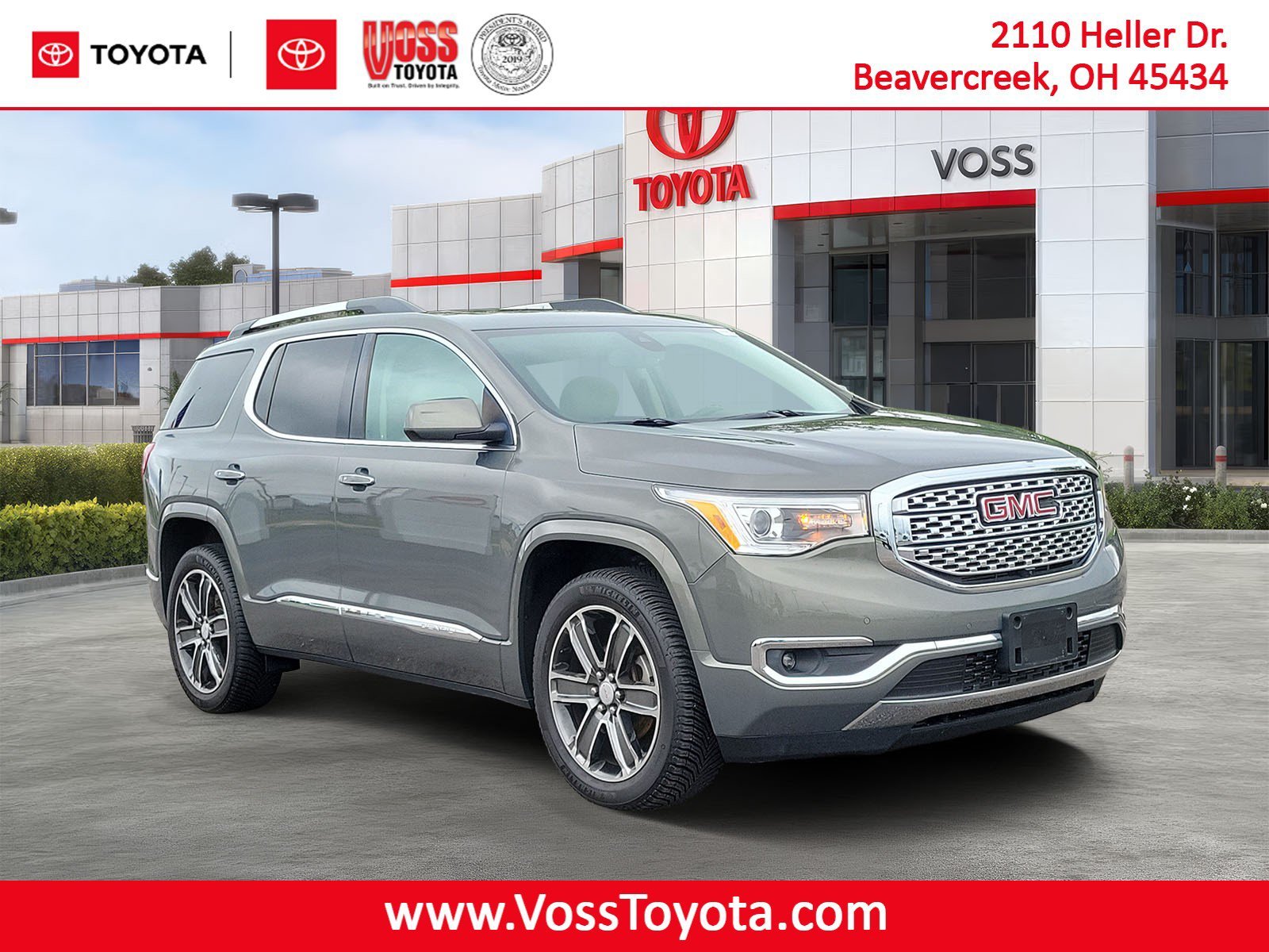 Used 2017 Mineral Metallic GMC Denali image 1