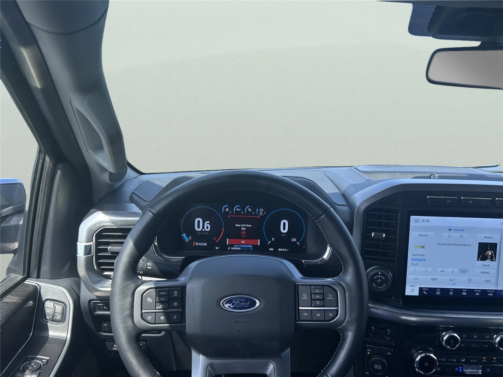 Used 2022 Agate Black/Stone Gray Ford LARIAT image 17