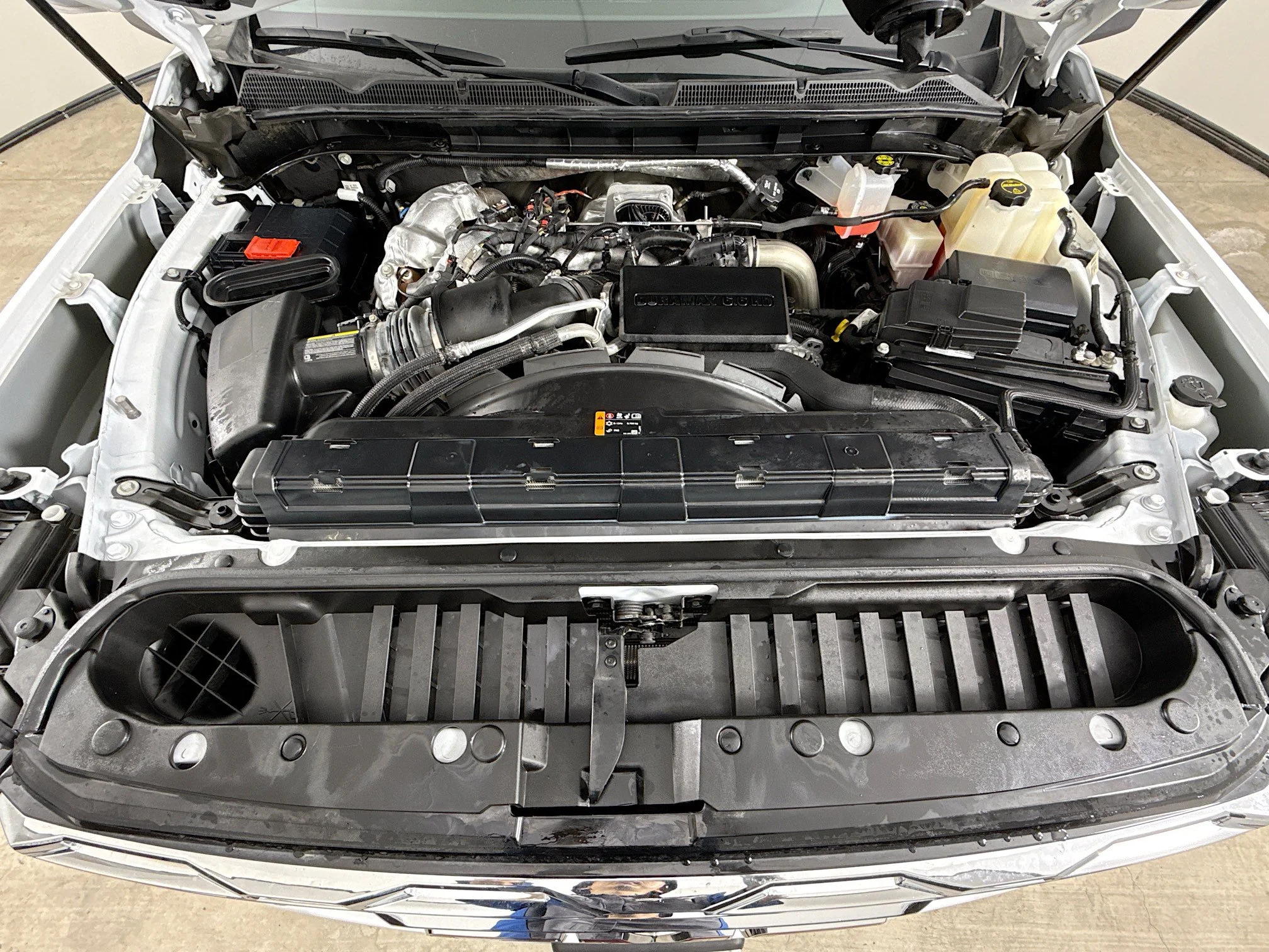 Used 2024 Summit White GMC Denali image 34