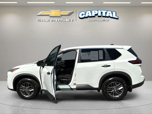 Used 2025 White Nissan S image 3